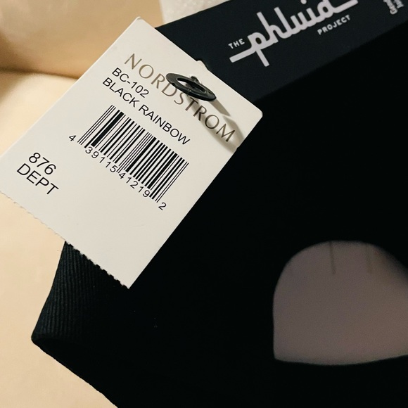 💚💚 Embroidered, Black Baseball Hat; adjustable size.The Phluid Project brand - Picture 4 of 9